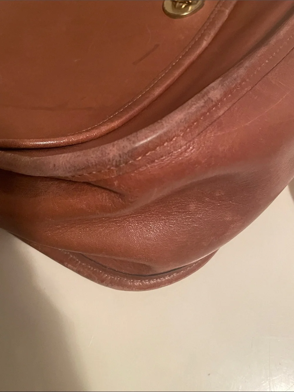Vintage Coach Shoulder Bag City 9790 Tan Brown Leather Gold Turn Lock with Charm